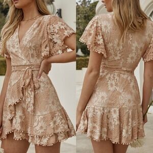 Selfie Leslie Cream Floral Lace Angel Sleeve Faux Wrap Mini Dress S‎